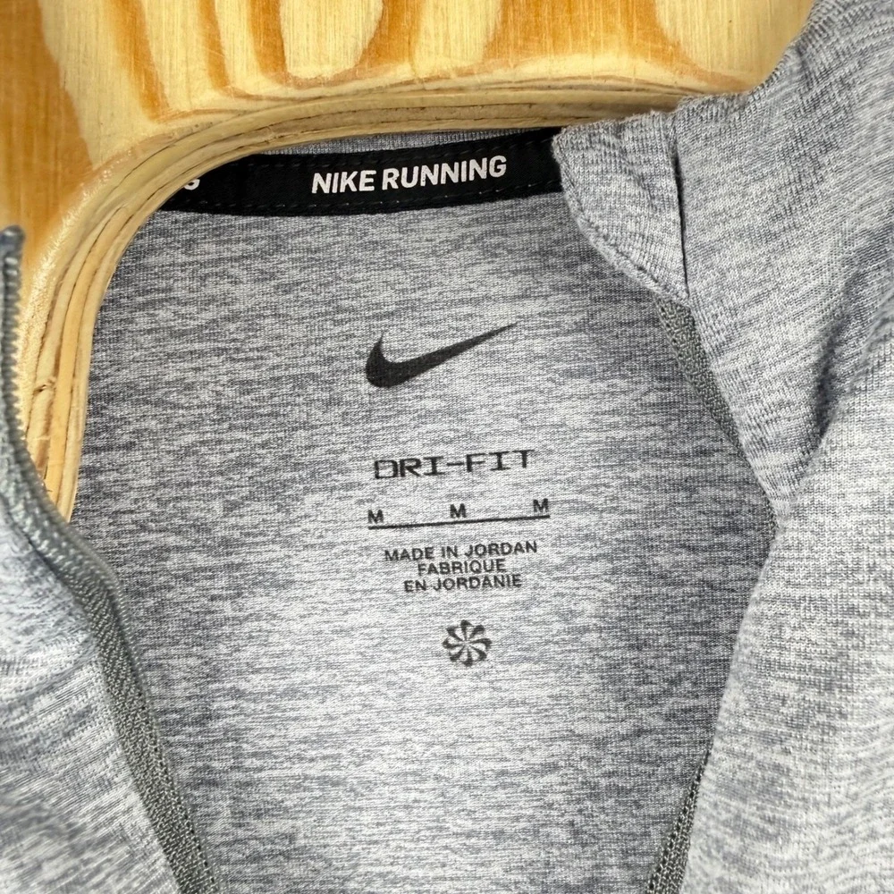 Nike Running Dri-FIT 1/2 Zip Pullover Top Men Medium Gray Performance Activewear